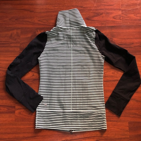 Lululemon Daily Yoga Jacket - Picture 5 of 12